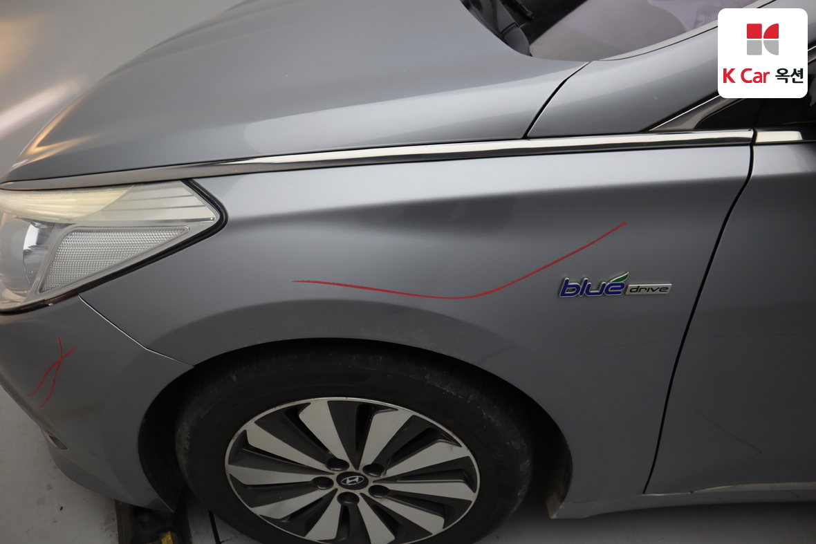 Hyundai AZERA 2015 - Image 38