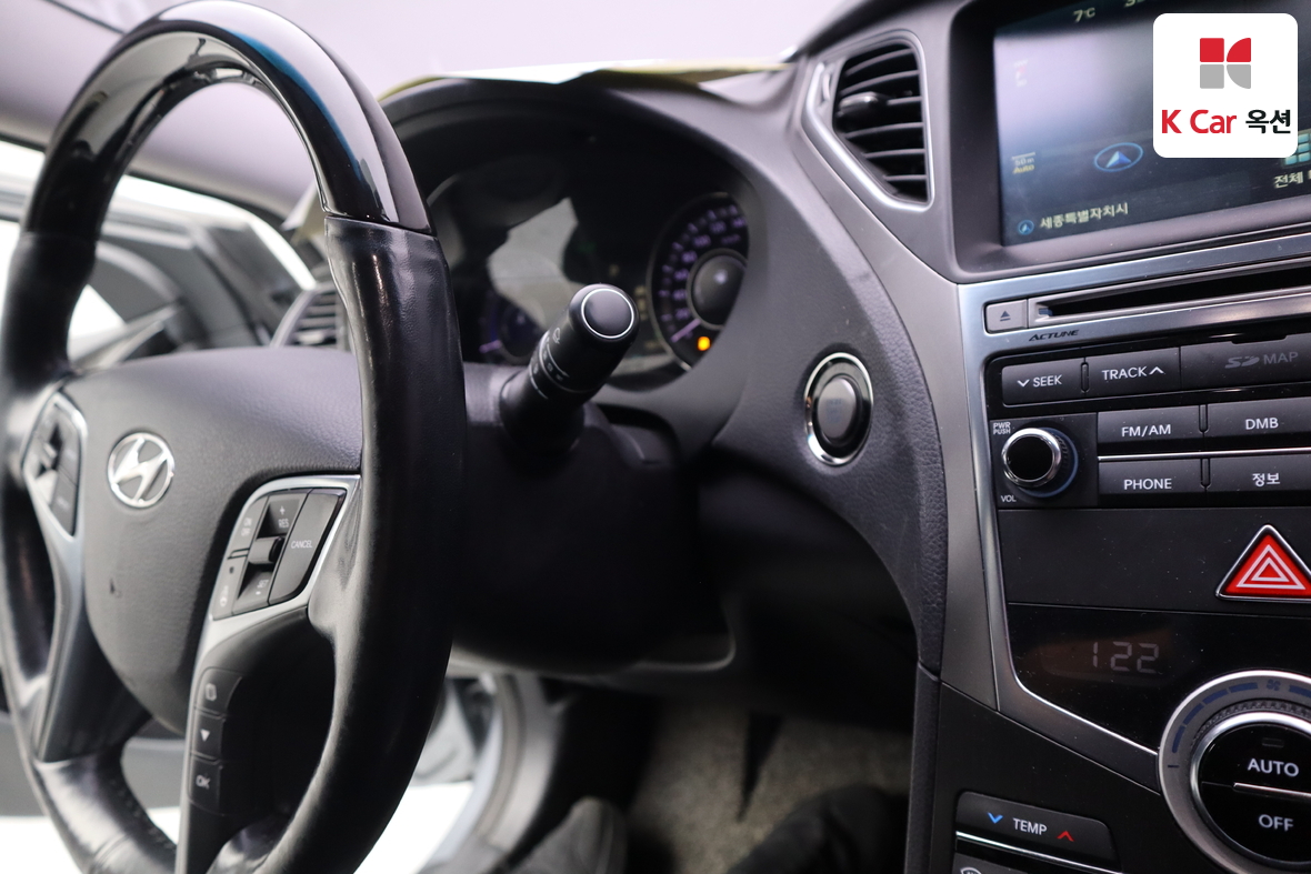 Hyundai AZERA 2015 - Image 11