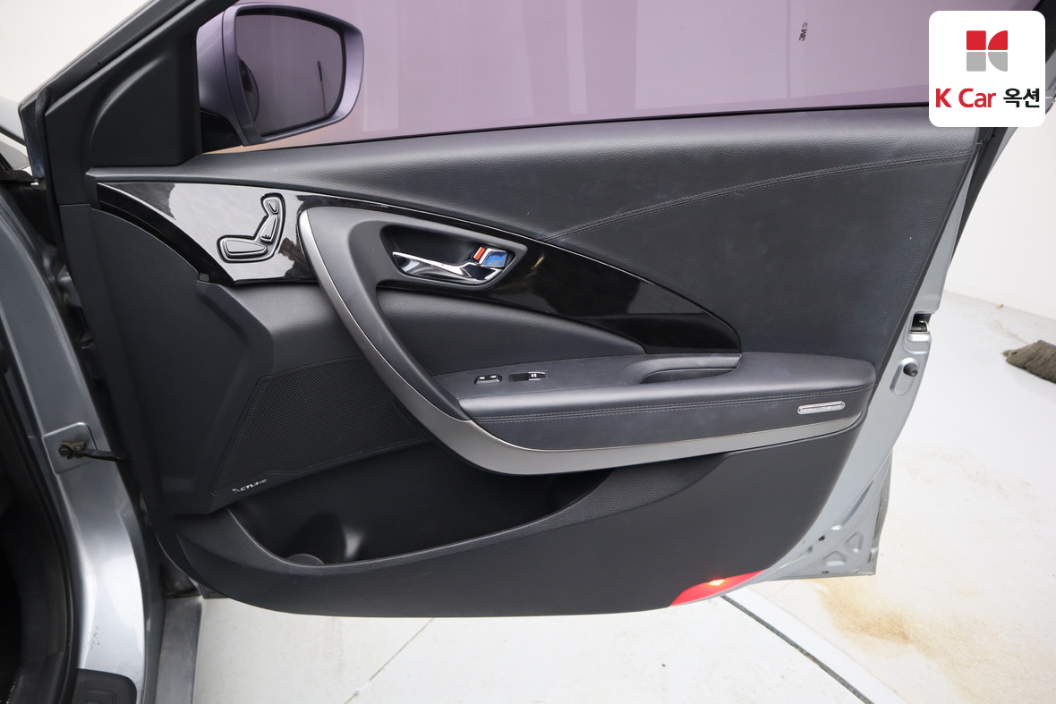 Hyundai AZERA 2015 - Image 27