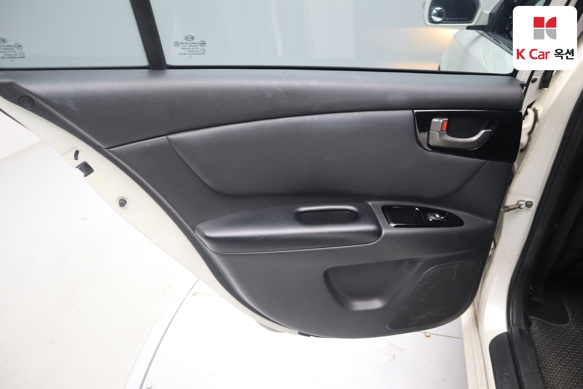 Kia Lotze 2009 - Image 21