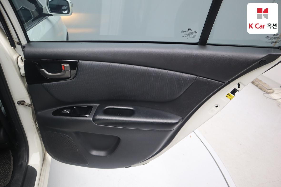 Kia Lotze 2009 - Image 25