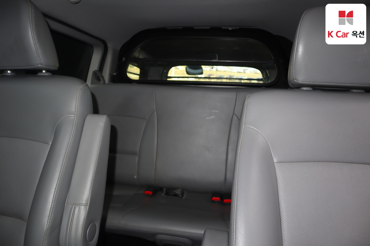 هيونداي جراند ستاريكس 2017 - صورة 17