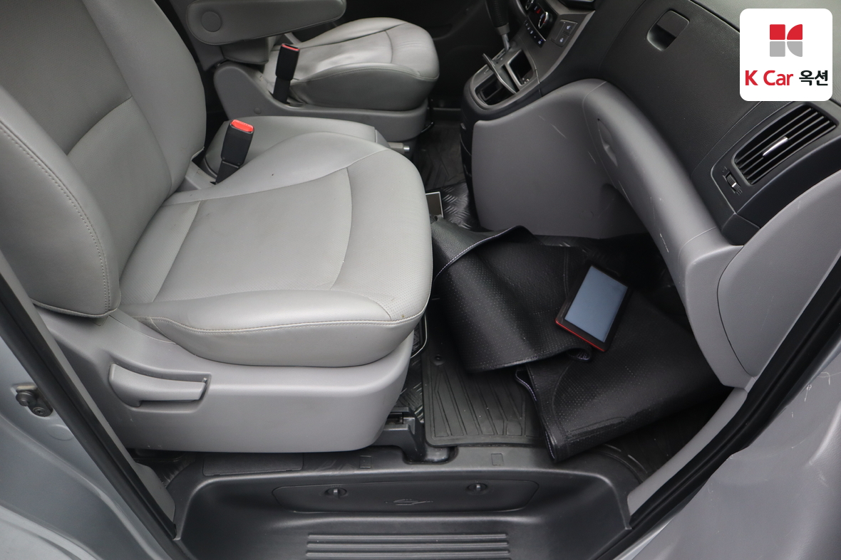 هيونداي جراند ستاريكس 2017 - صورة 25