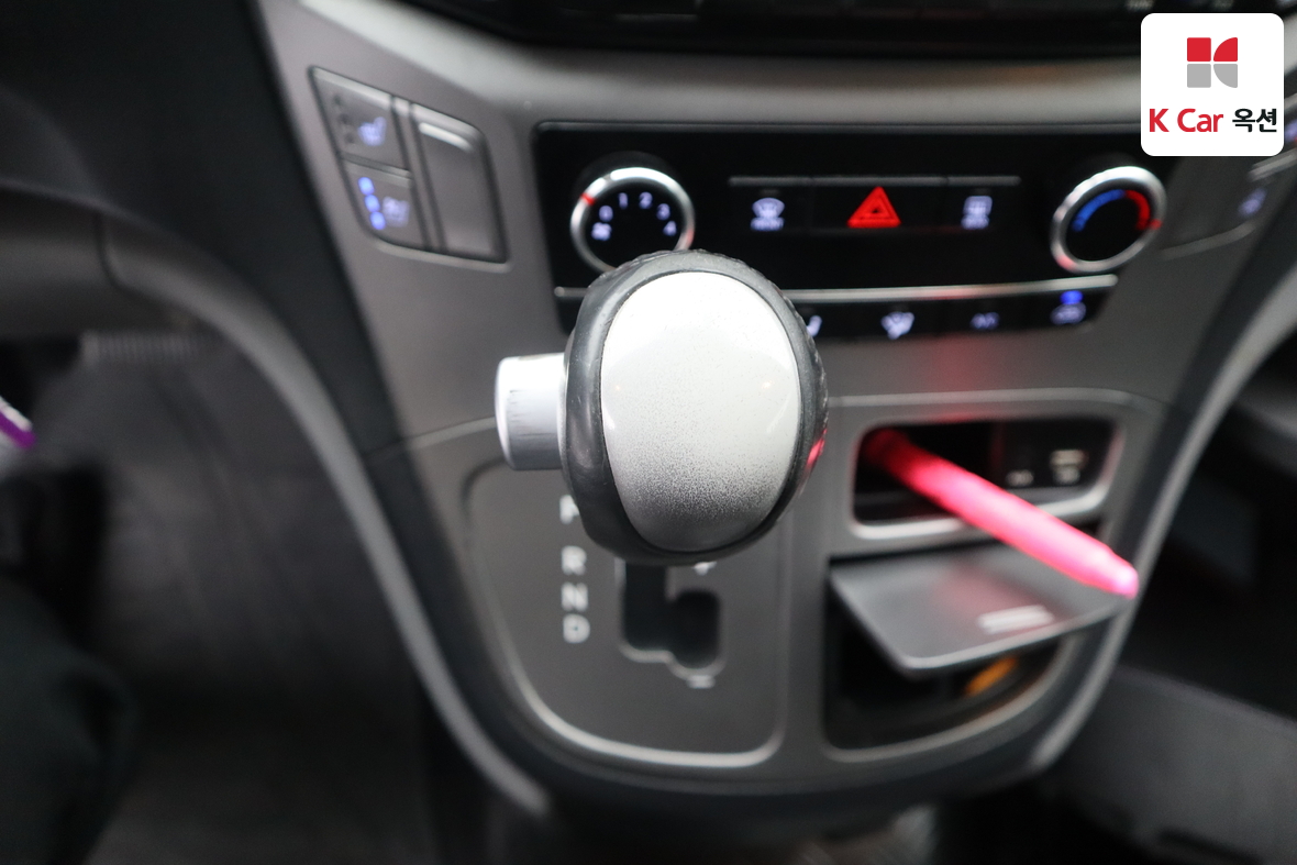 هيونداي جراند ستاريكس 2017 - صورة 15