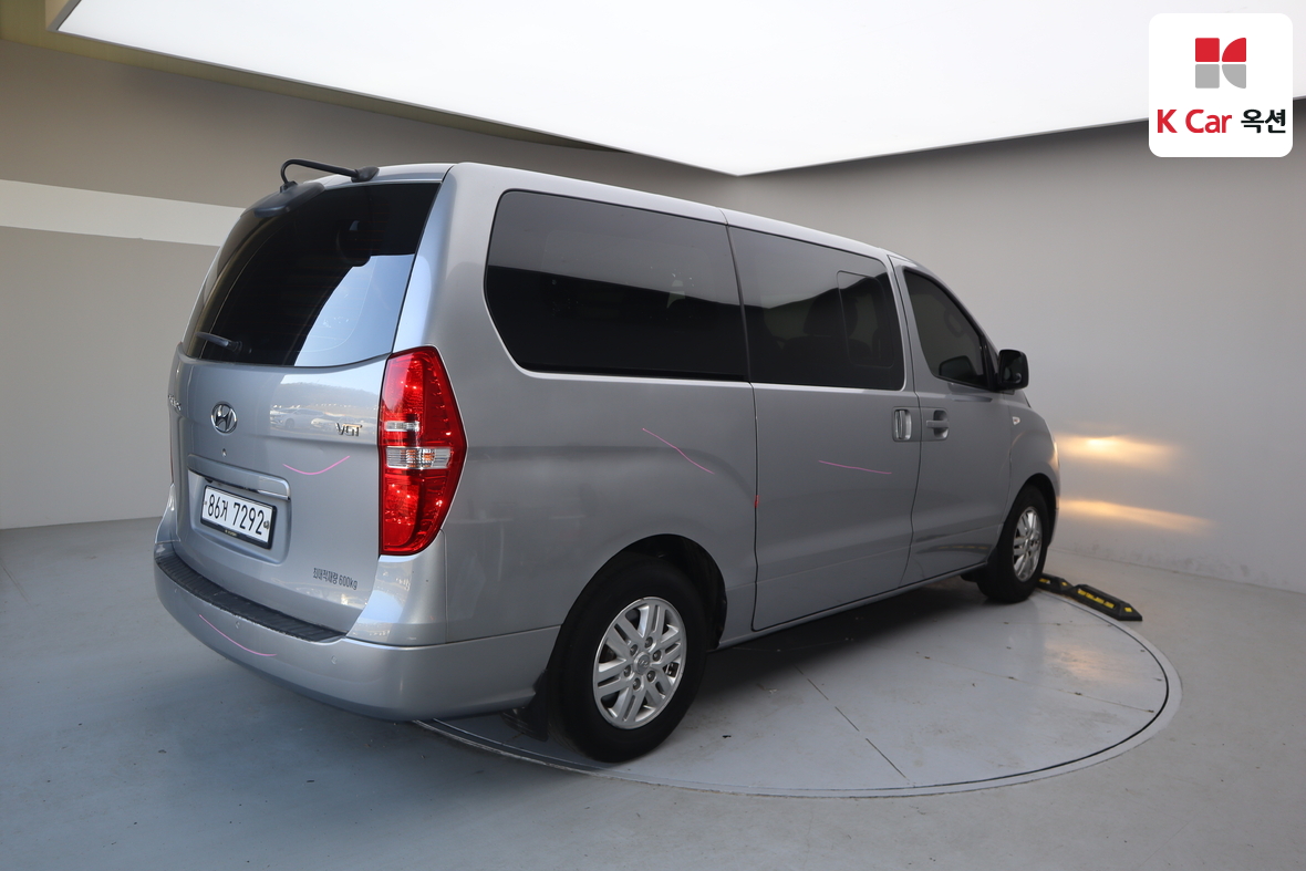 هيونداي جراند ستاريكس 2017 - صورة 2