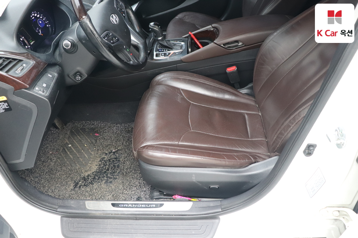 Hyundai AZERA 2016 - Image 18