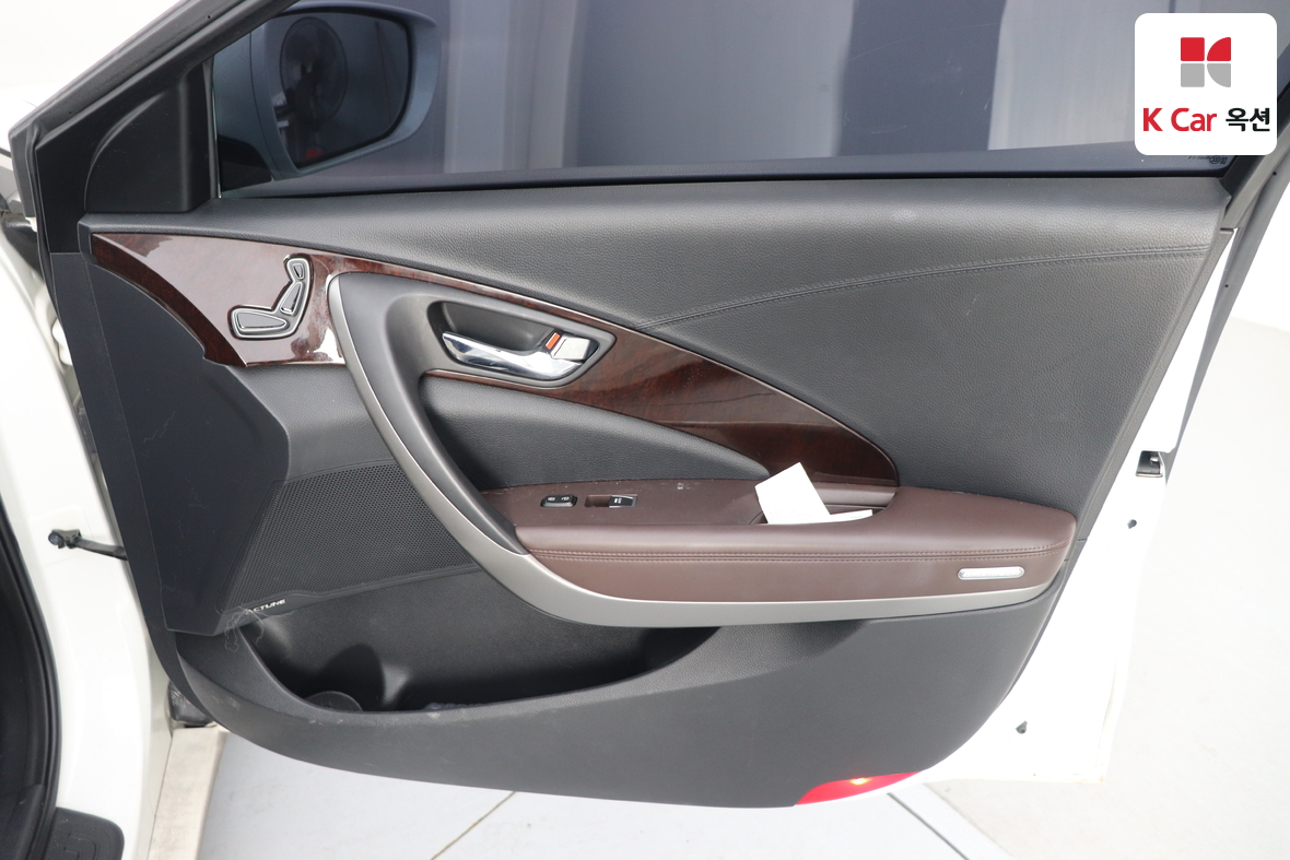 Hyundai AZERA 2016 - Image 26