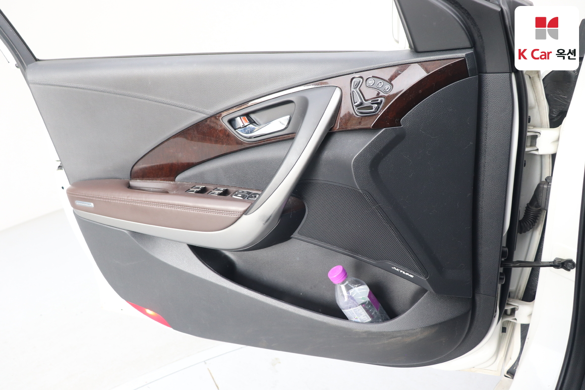 Hyundai AZERA 2016 - Image 8