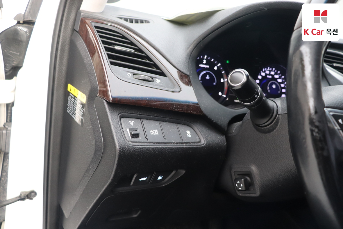 Hyundai AZERA 2016 - Image 9