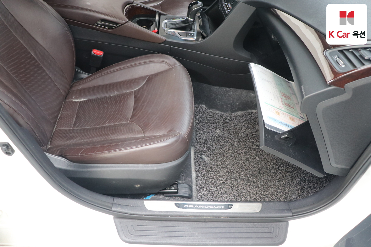 Hyundai AZERA 2016 - Image 27