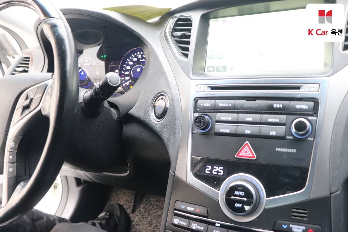 Hyundai AZERA 2016 - Image 11