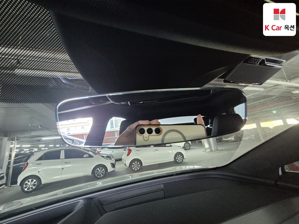 아우디 Q4 - 13