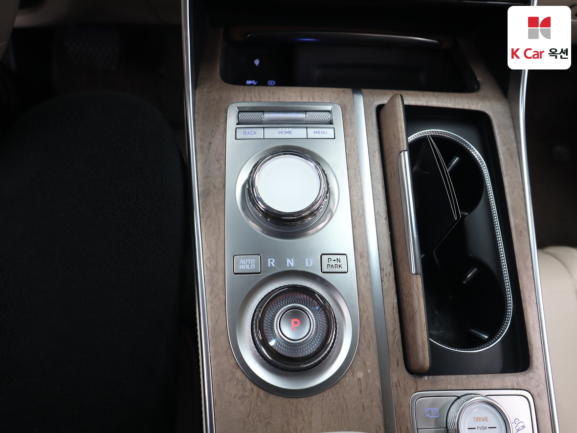 جينيسيس GV80 2023 - صورة 18