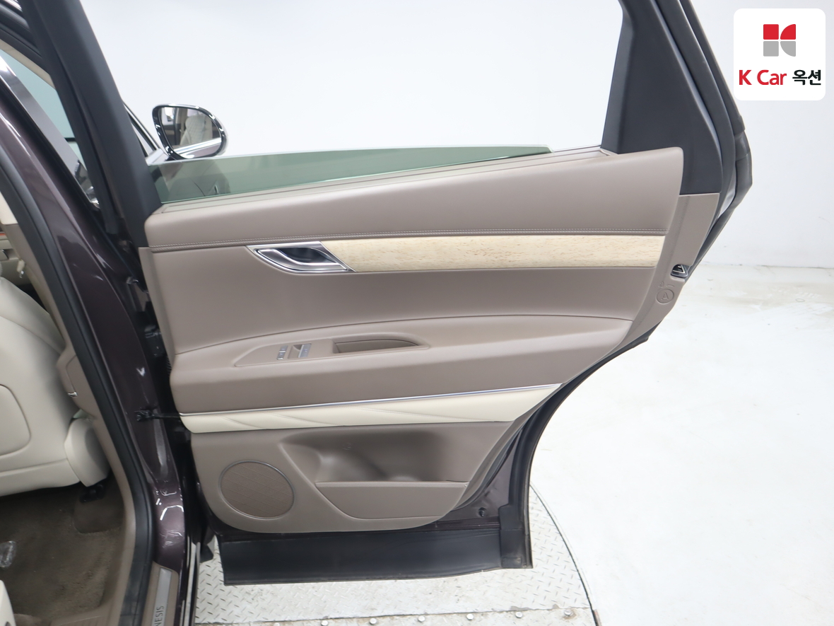 جينيسيس GV80 2023 - صورة 33