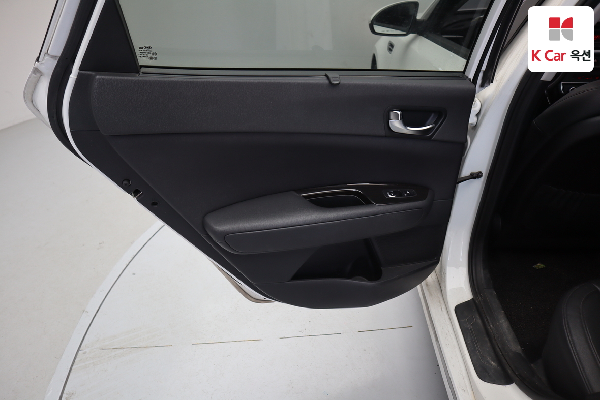 Kia K5 2016 - Image 22