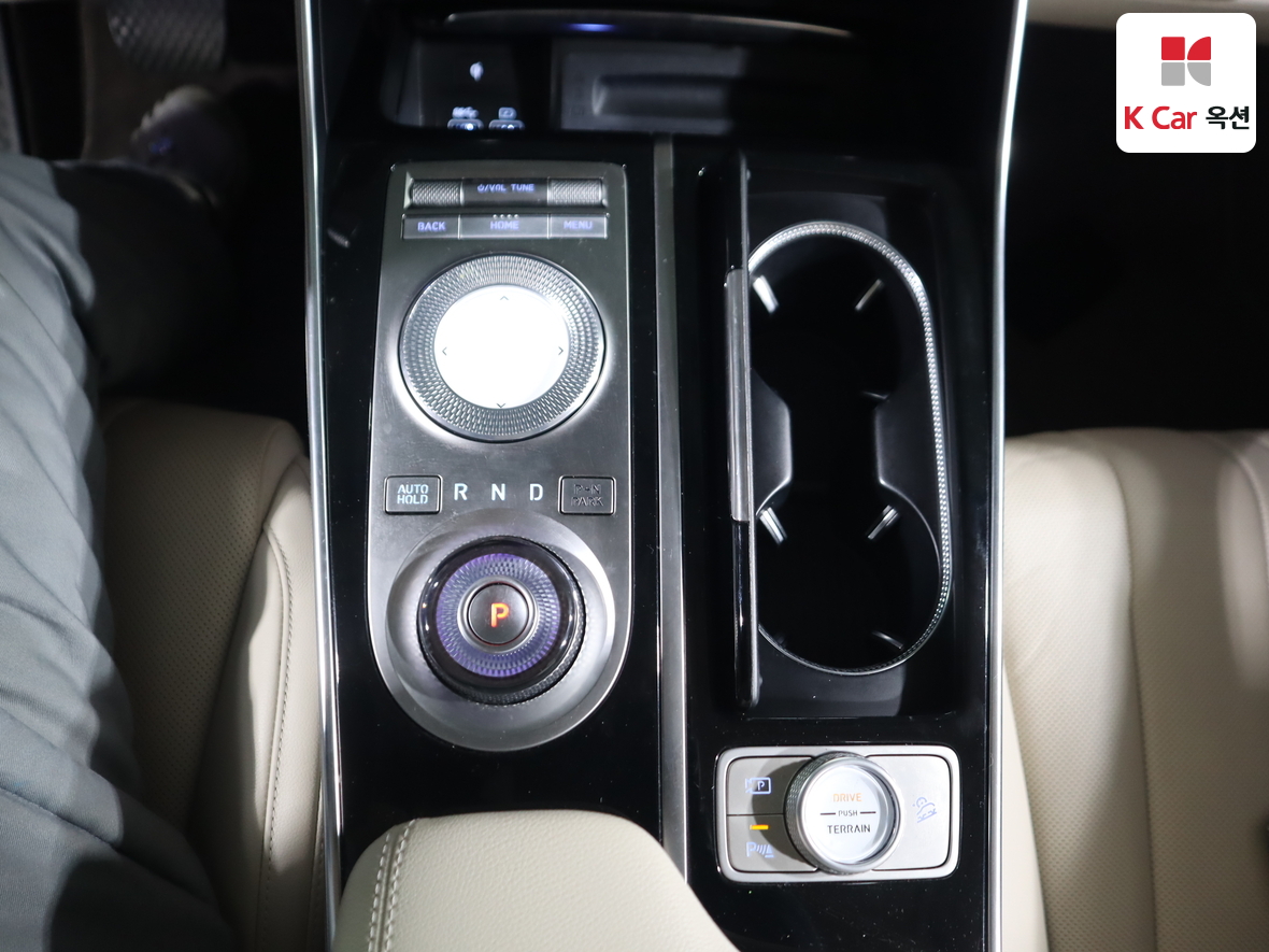 جينيسيس GV80 2022 - صورة 16