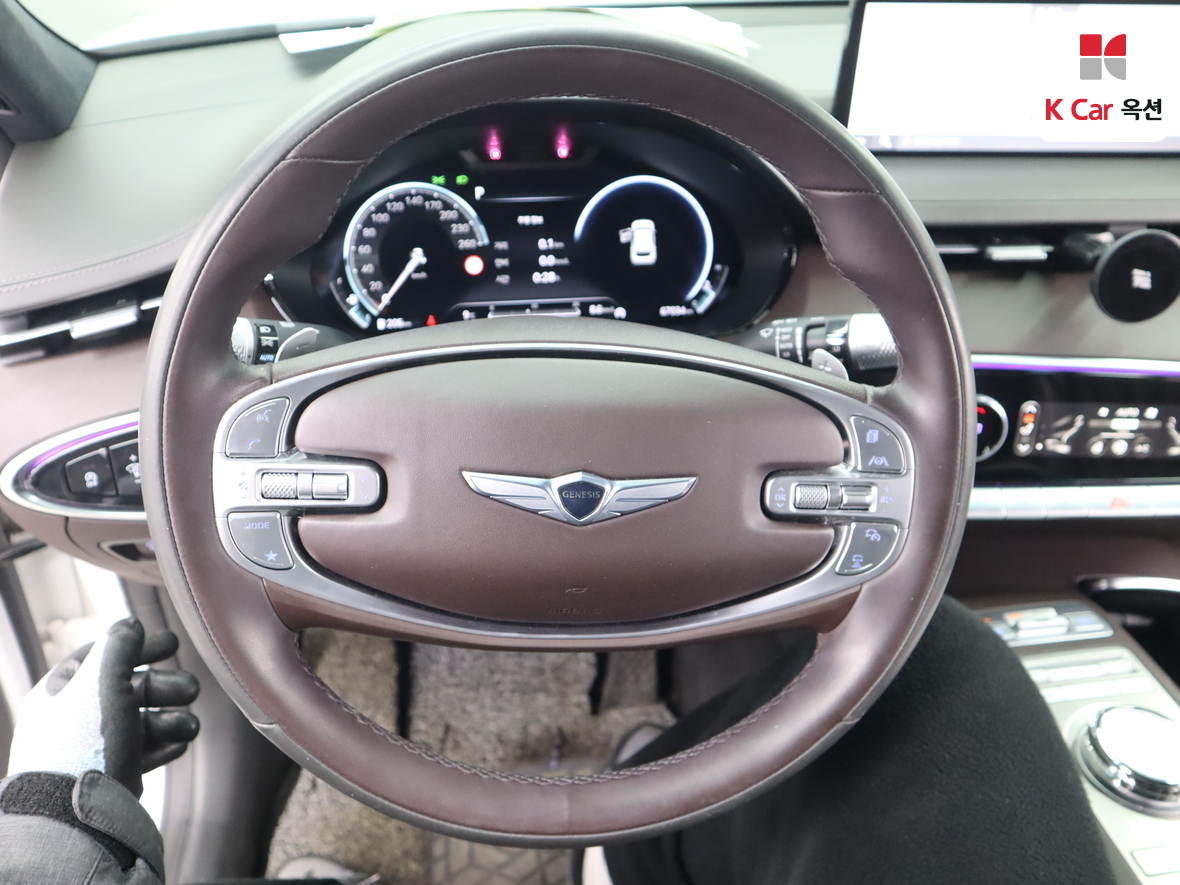Genesis GV70 - 10