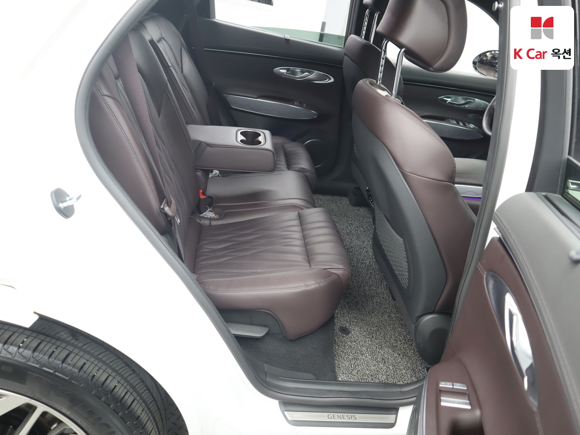 Genesis GV70 - 30
