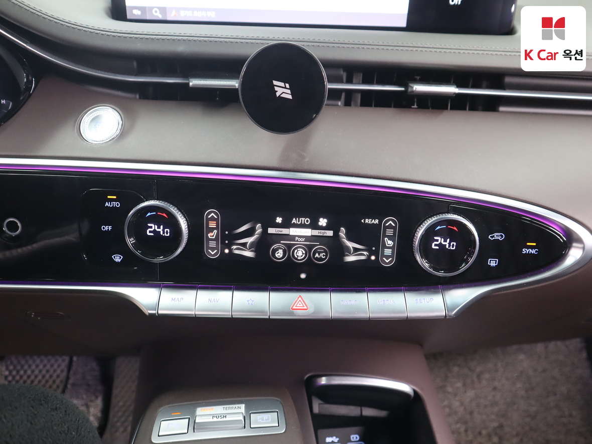 Genesis GV70 - 15