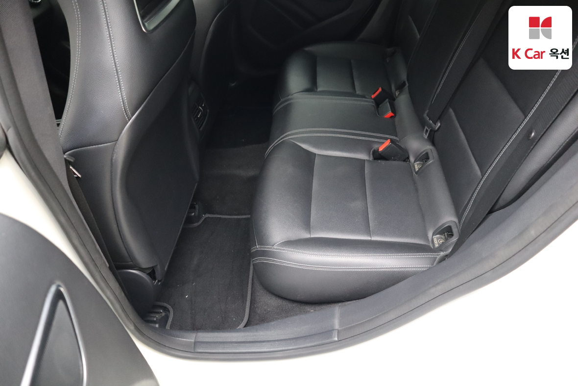 Mercedes-Benz CLA-Class - 24