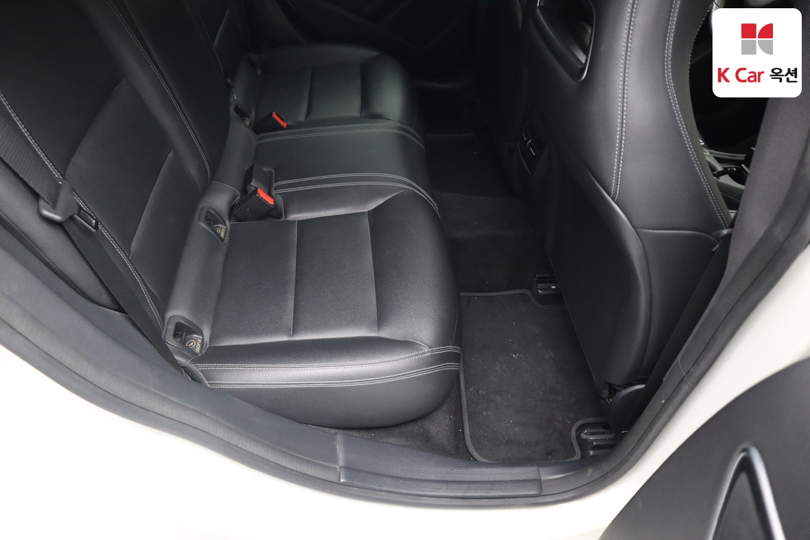 Mercedes-Benz CLA-Class - 30