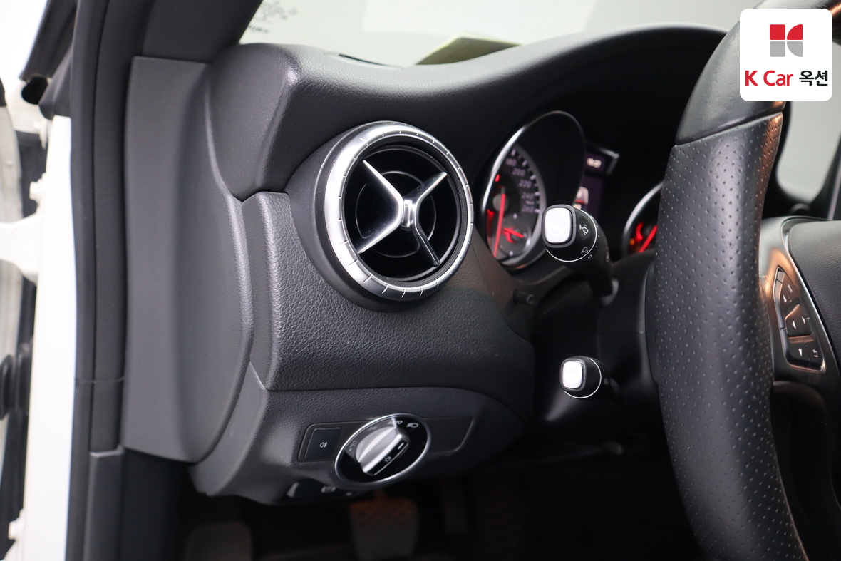 Mercedes-Benz CLA-Class - 9