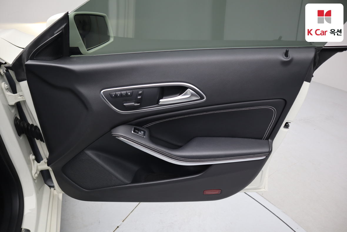 Mercedes-Benz CLA-Class - 31