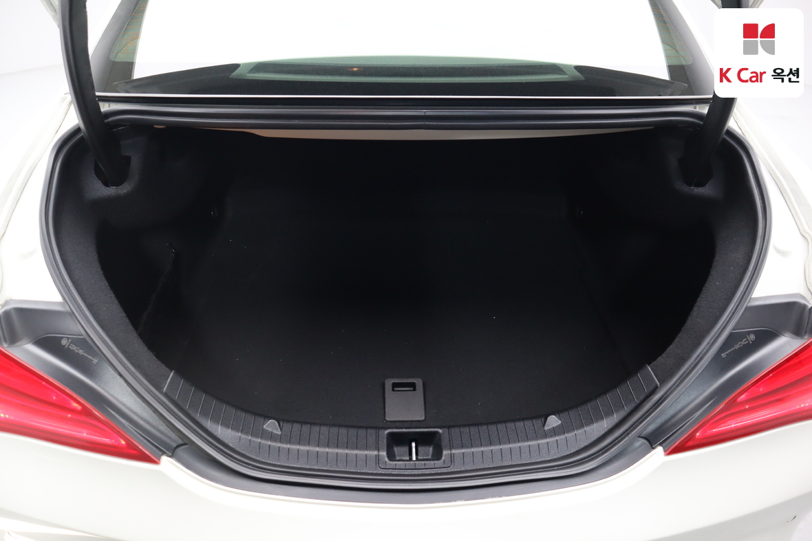 Mercedes-Benz CLA-Class - 28