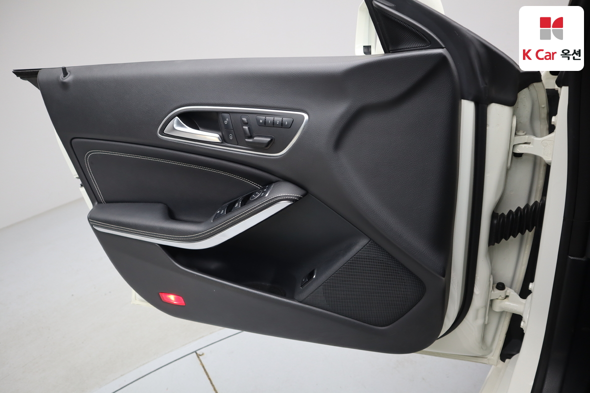 Mercedes-Benz CLA-Class - 8