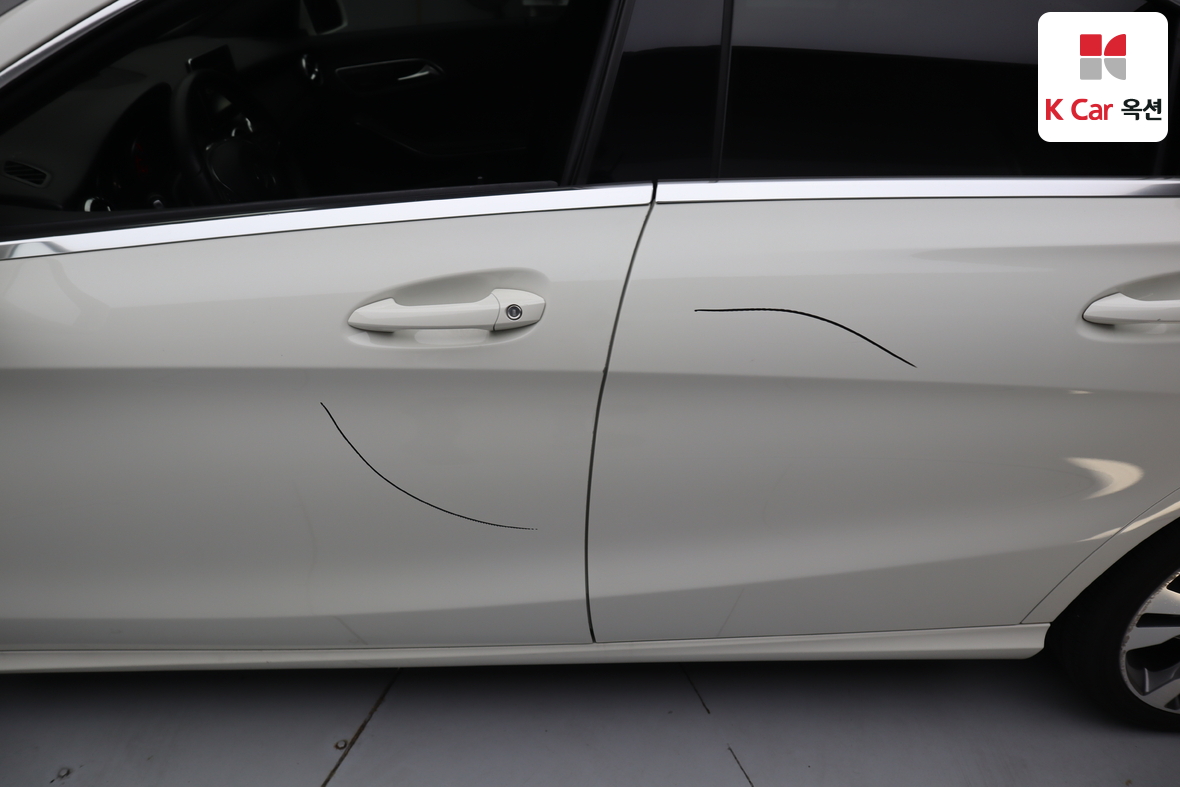 Mercedes-Benz CLA-Class - 40