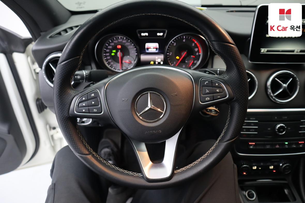 Mercedes-Benz CLA-Class - 10