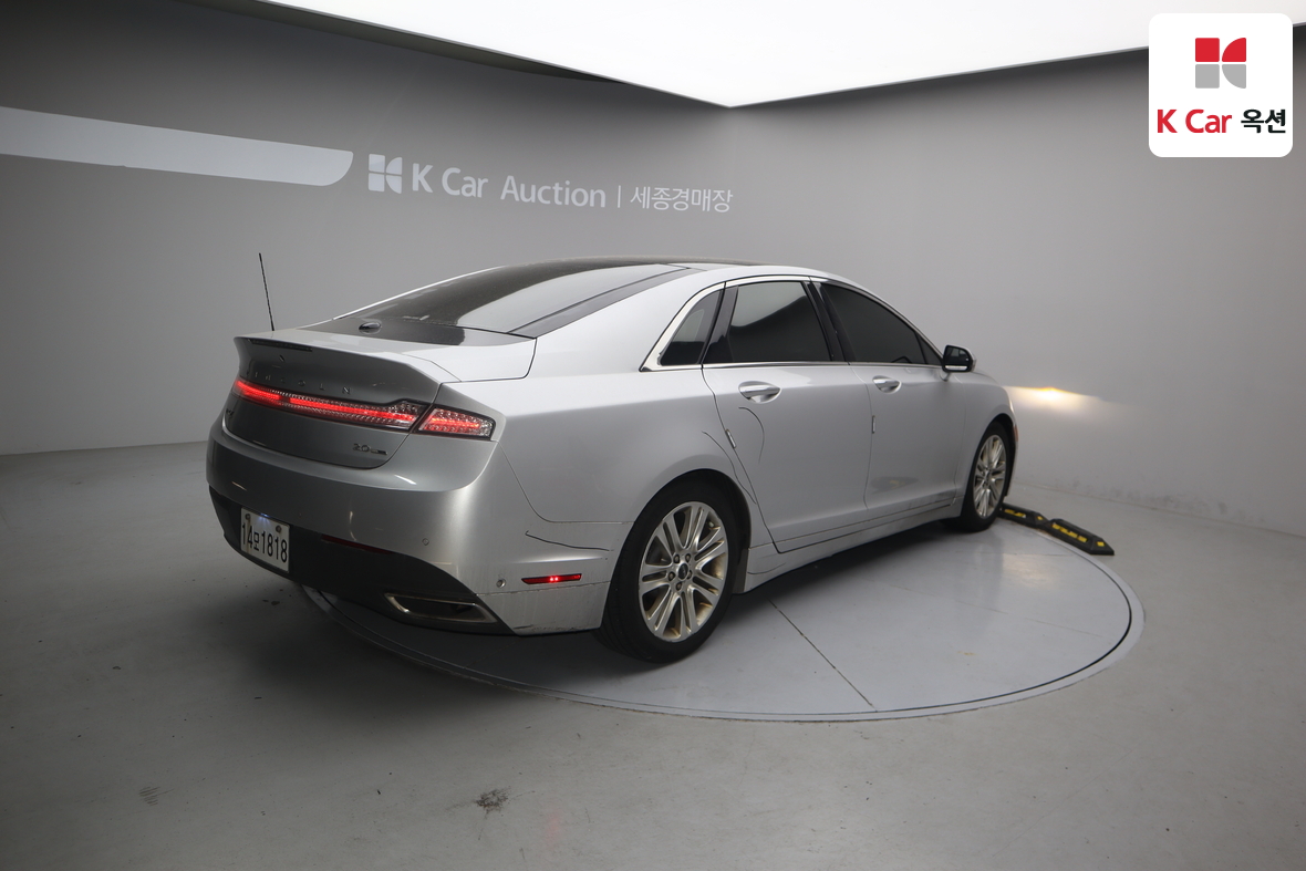 Lincoln MKZ 2014 - Image 2