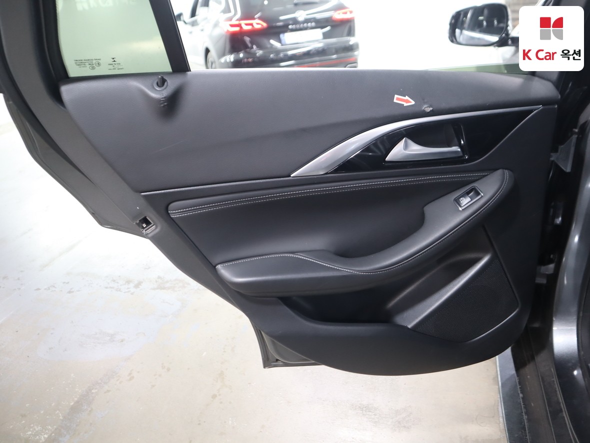 INFINITI Q30 - 25