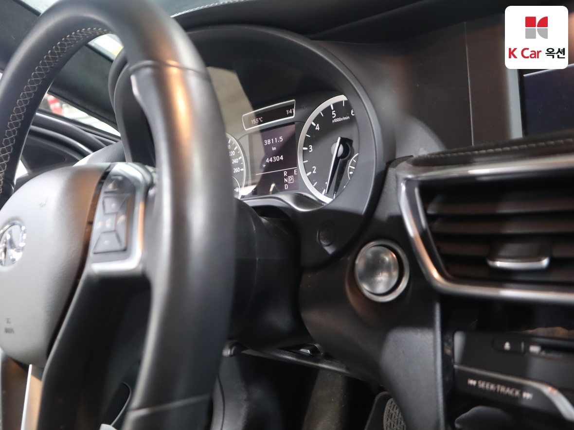 INFINITI Q30 - 11