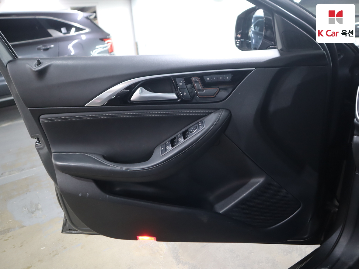 INFINITI Q30 - 8