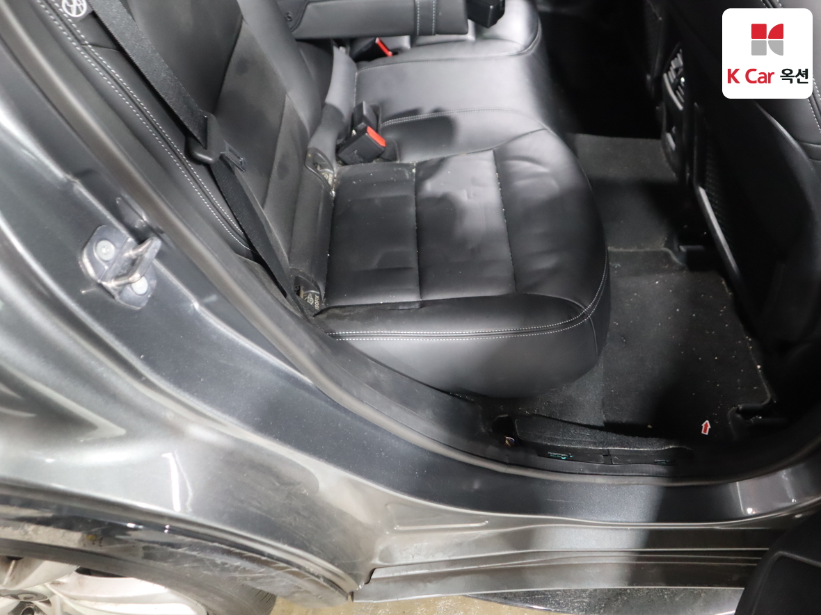 INFINITI Q30 - 31