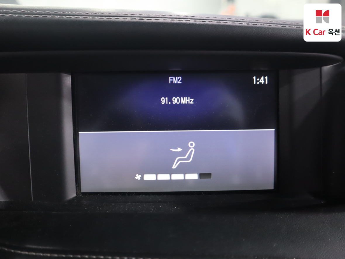 INFINITI Q30 - 14