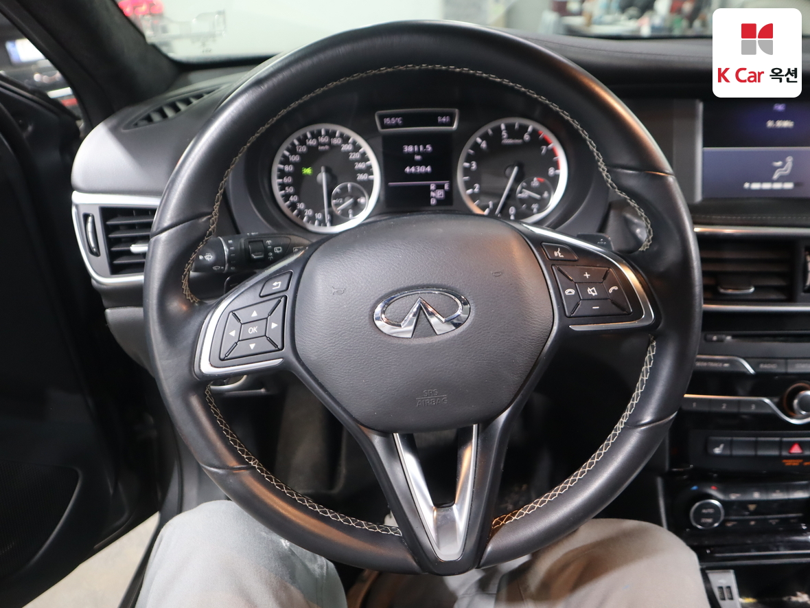 INFINITI Q30 - 10