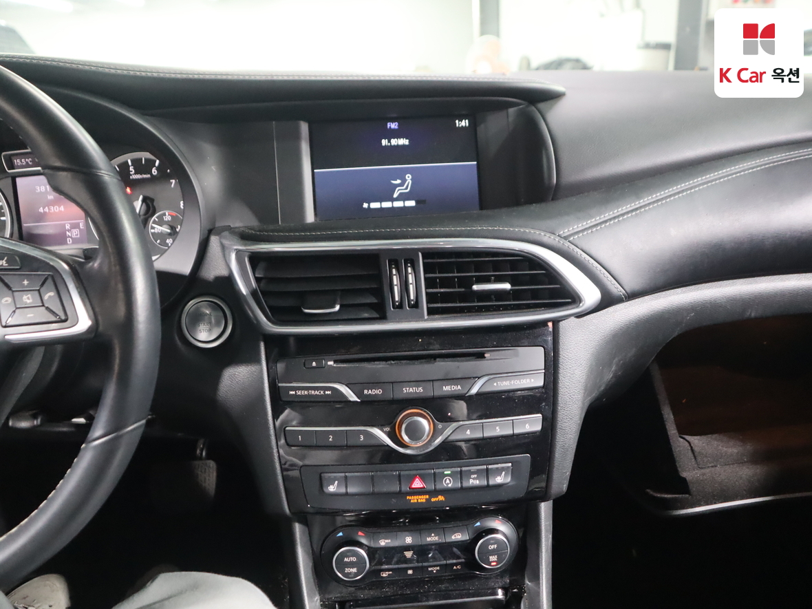 INFINITI Q30 - 6