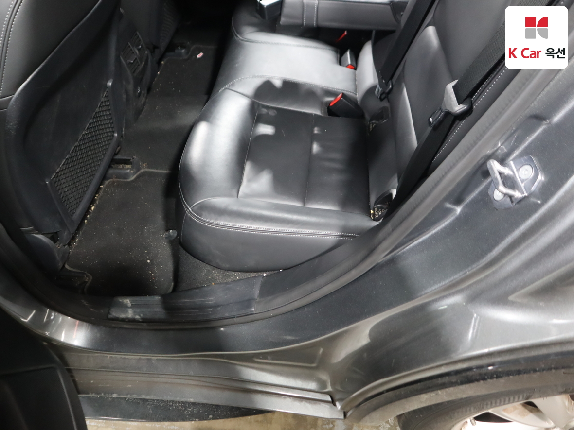 INFINITI Q30 - 26