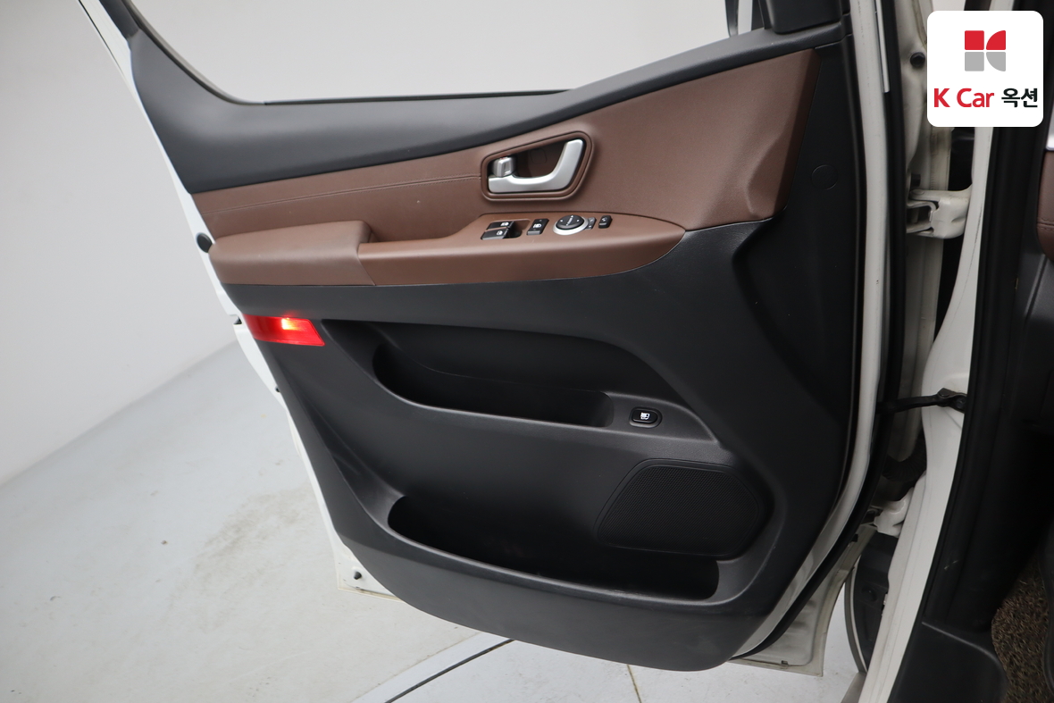 Hyundai Grand Starex 2019 - Image 8