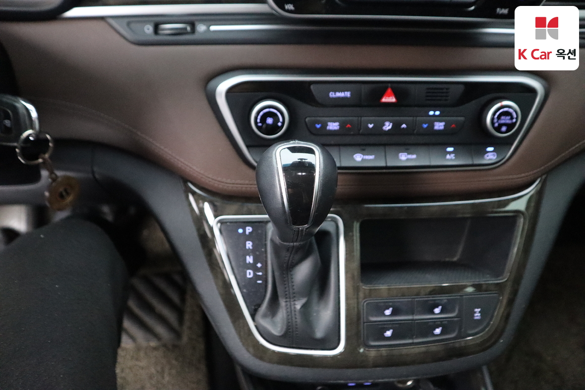 Hyundai Grand Starex 2019 - Image 16