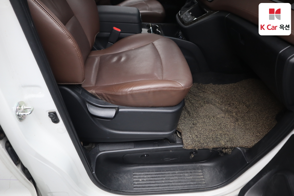 Hyundai Grand Starex 2019 - Image 29