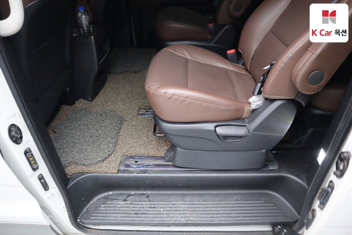 Hyundai Grand Starex 2019 - Image 21