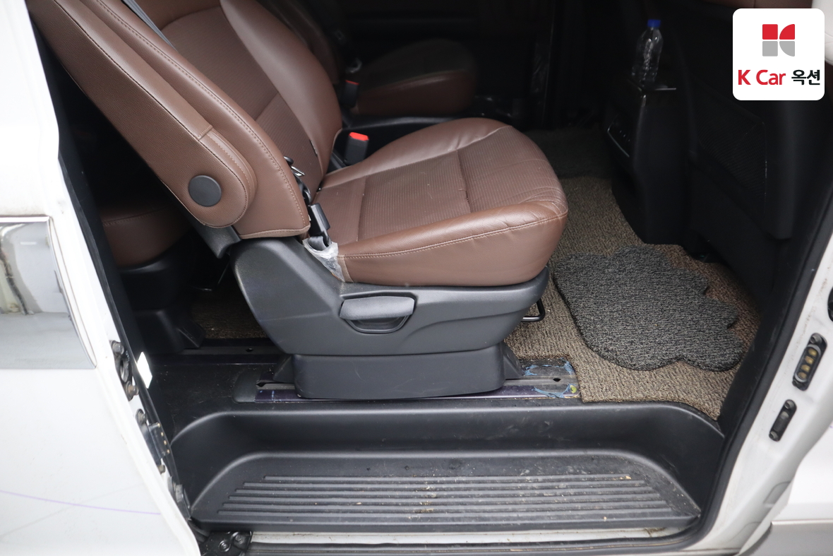 Hyundai Grand Starex 2019 - Image 27