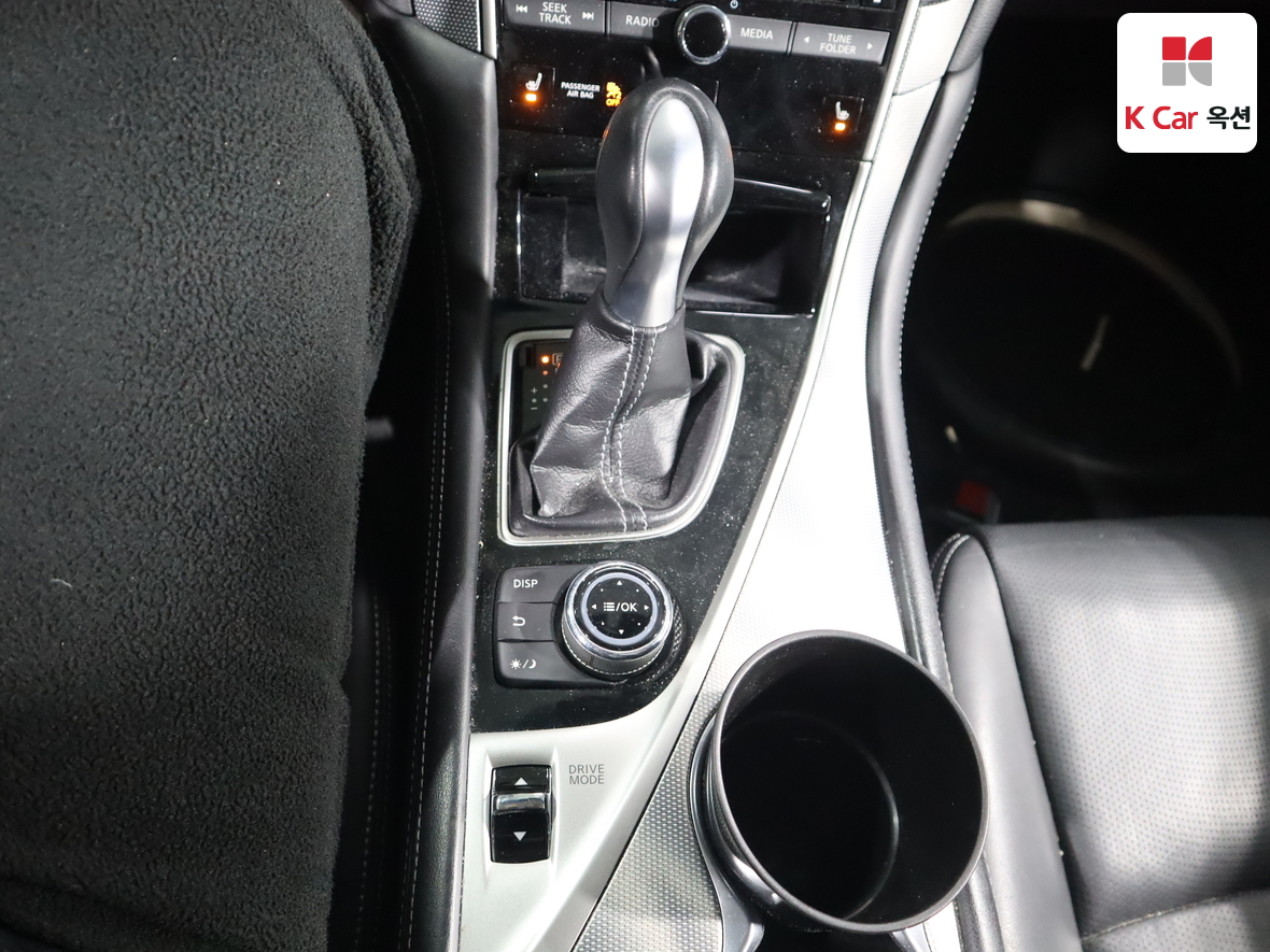 Infiniti Q50 - 16