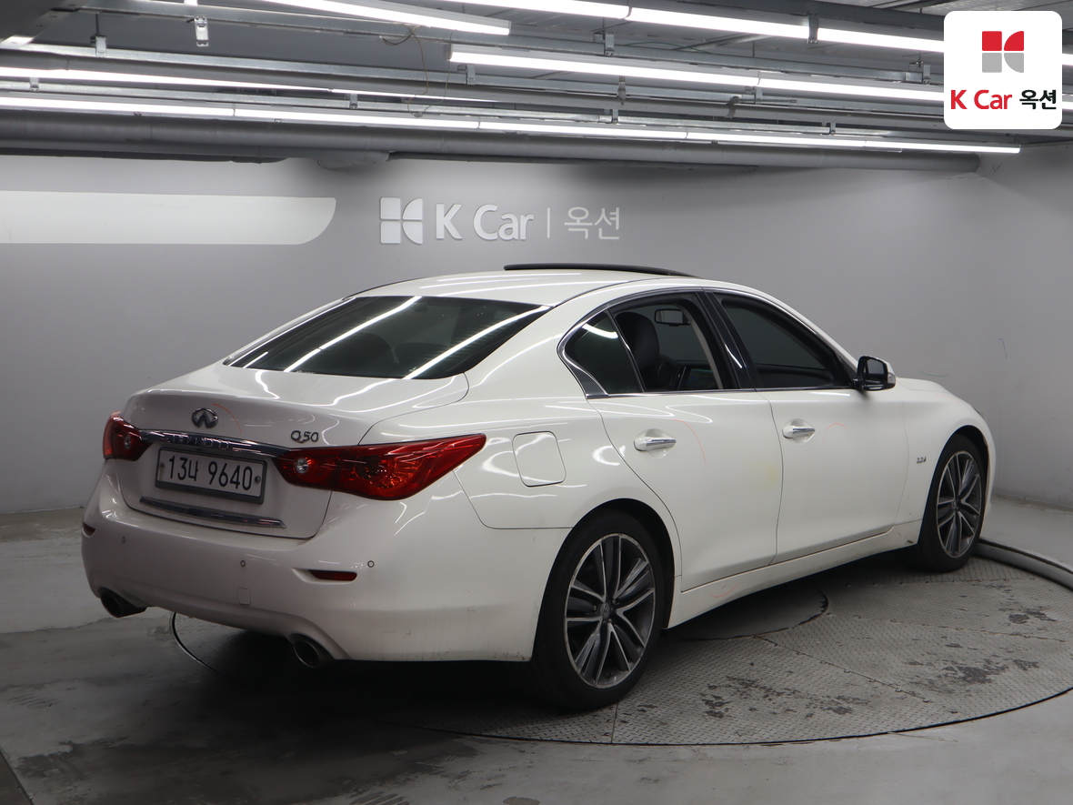 Infiniti Q50 - 2