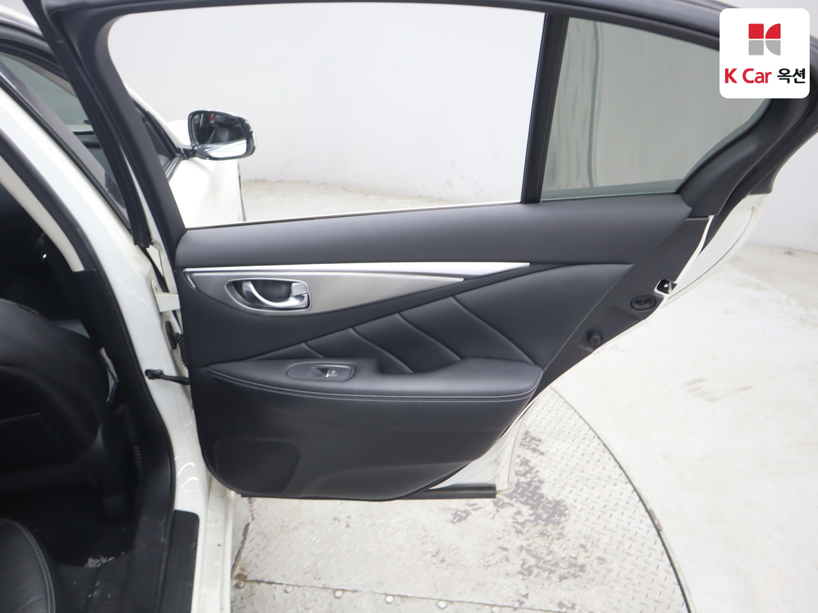 Infiniti Q50 - 28