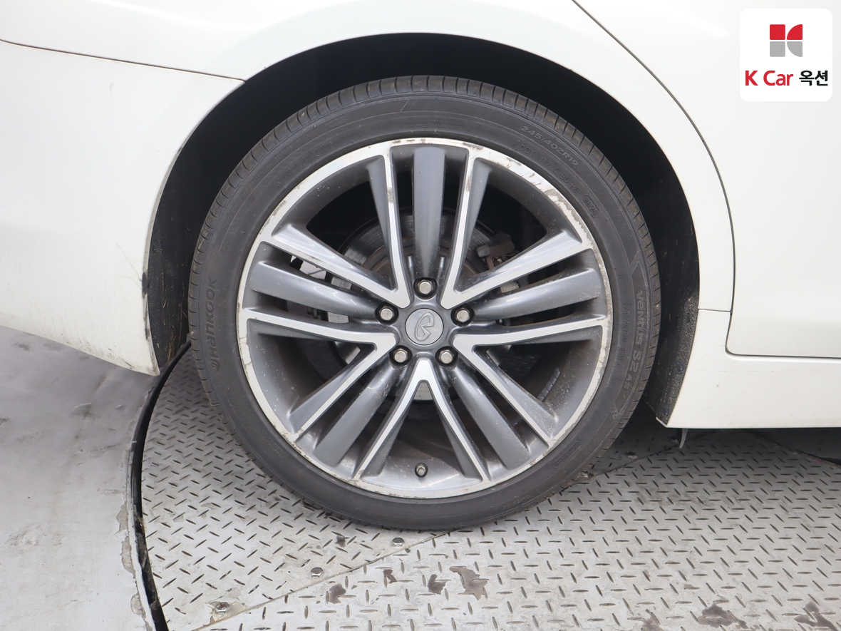 Infiniti Q50 - 48