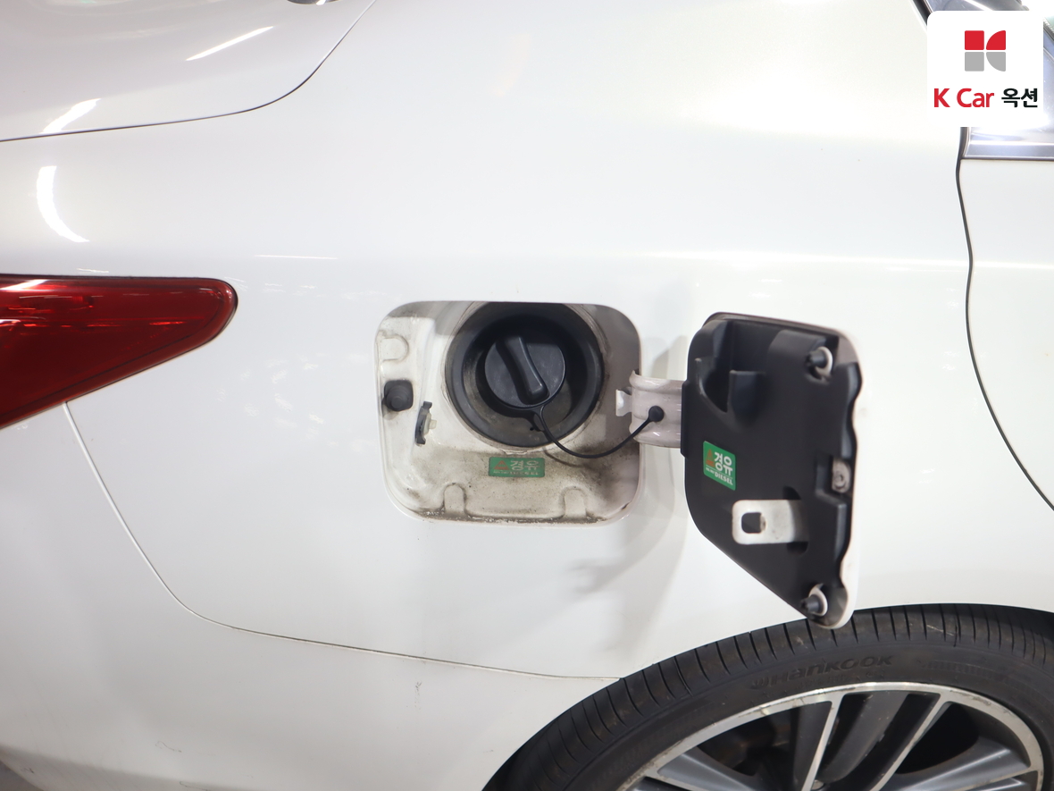 Infiniti Q50 - 26